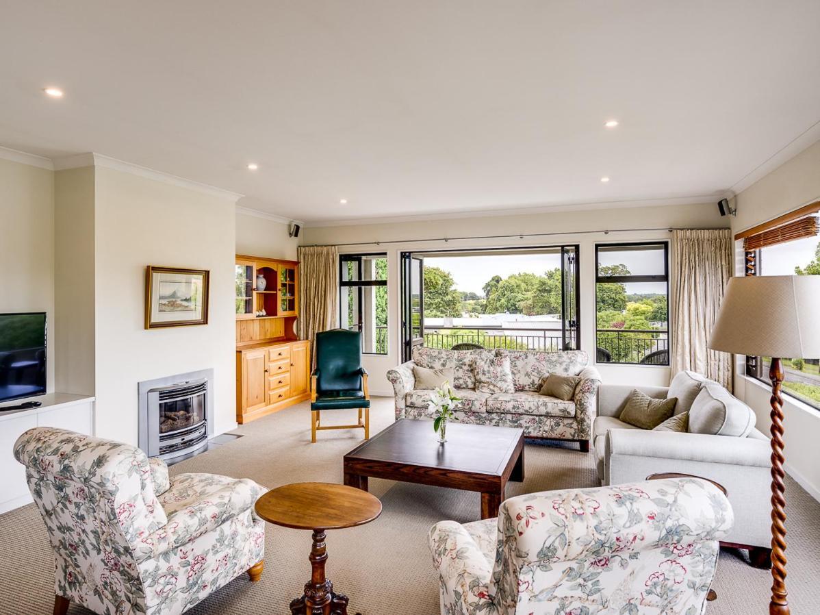 Busby Hill Villa - Havelock North Holiday Home المظهر الخارجي الصورة