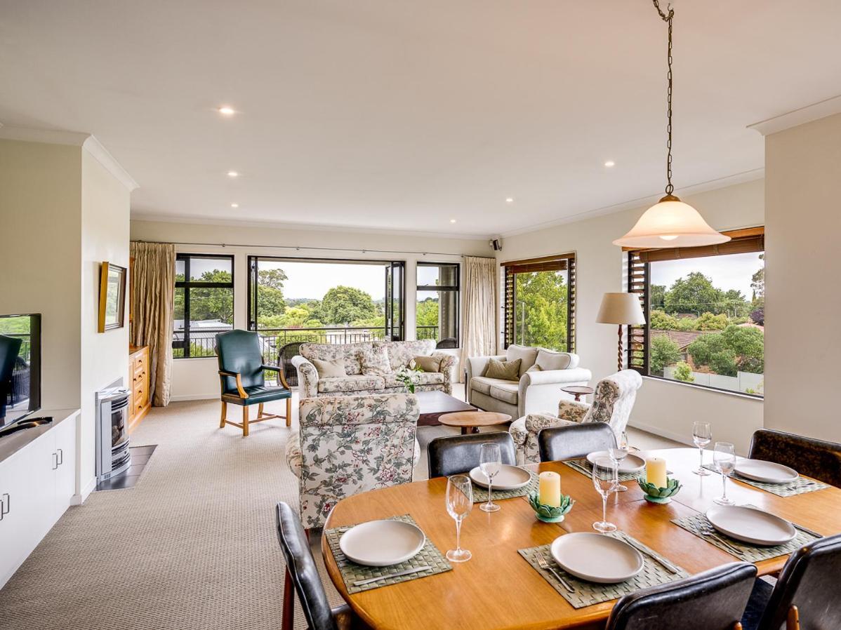 Busby Hill Villa - Havelock North Holiday Home المظهر الخارجي الصورة