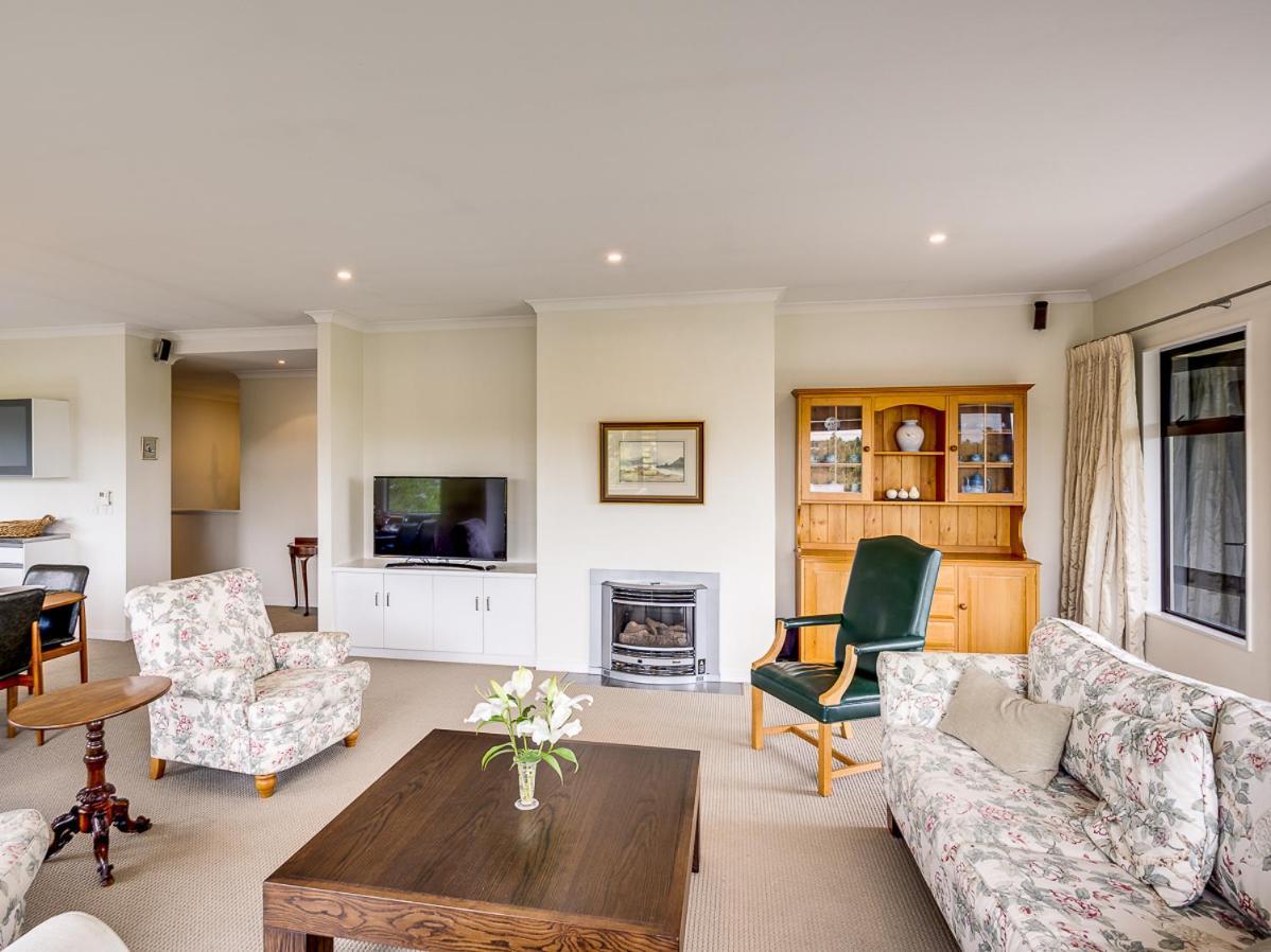 Busby Hill Villa - Havelock North Holiday Home المظهر الخارجي الصورة